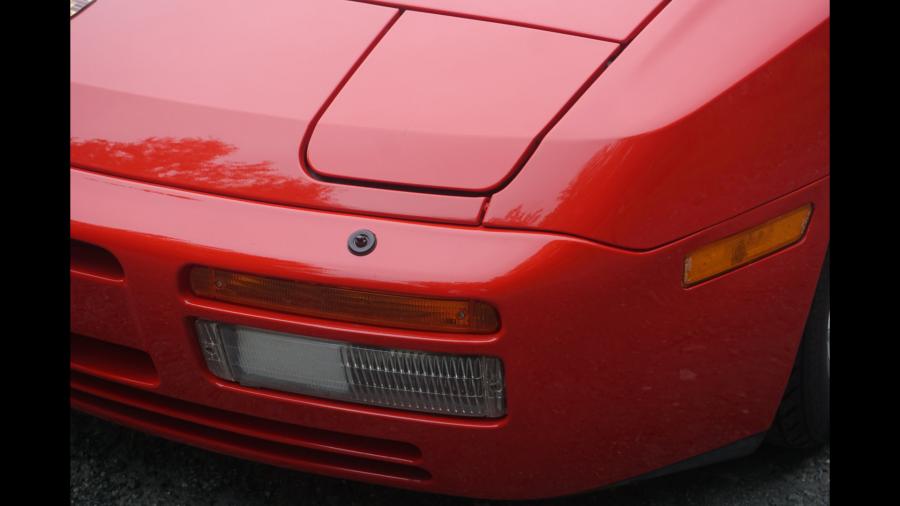Детали экстерьера Porsche 944 Turbo 1986 года  (фото 21 из 149)